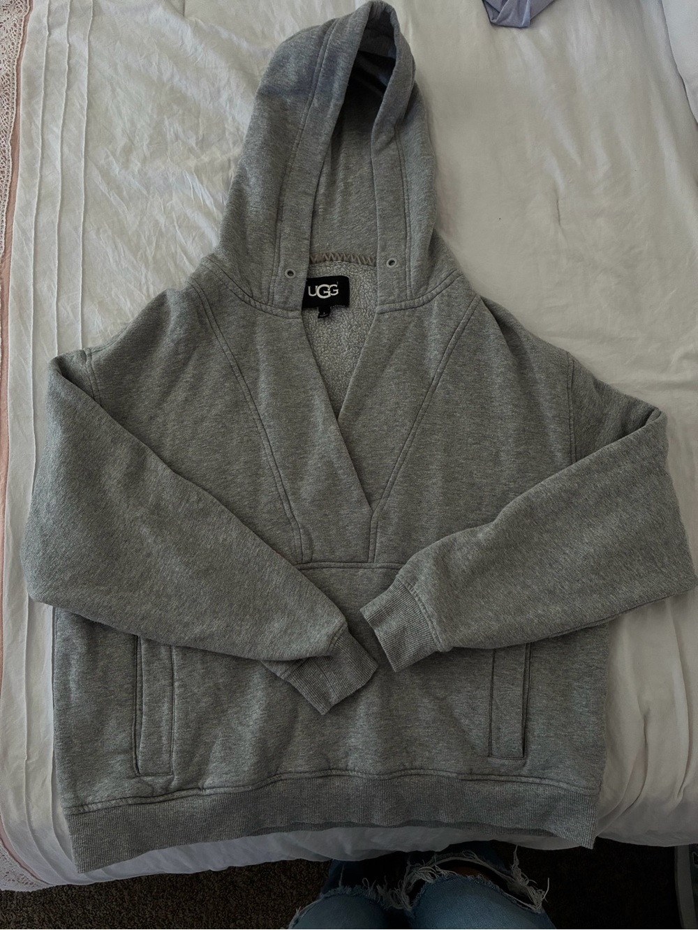 UGG w Gray Hooded Sweater